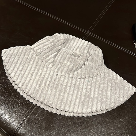 NWOT Bucket Hat - Picture 10 of 12